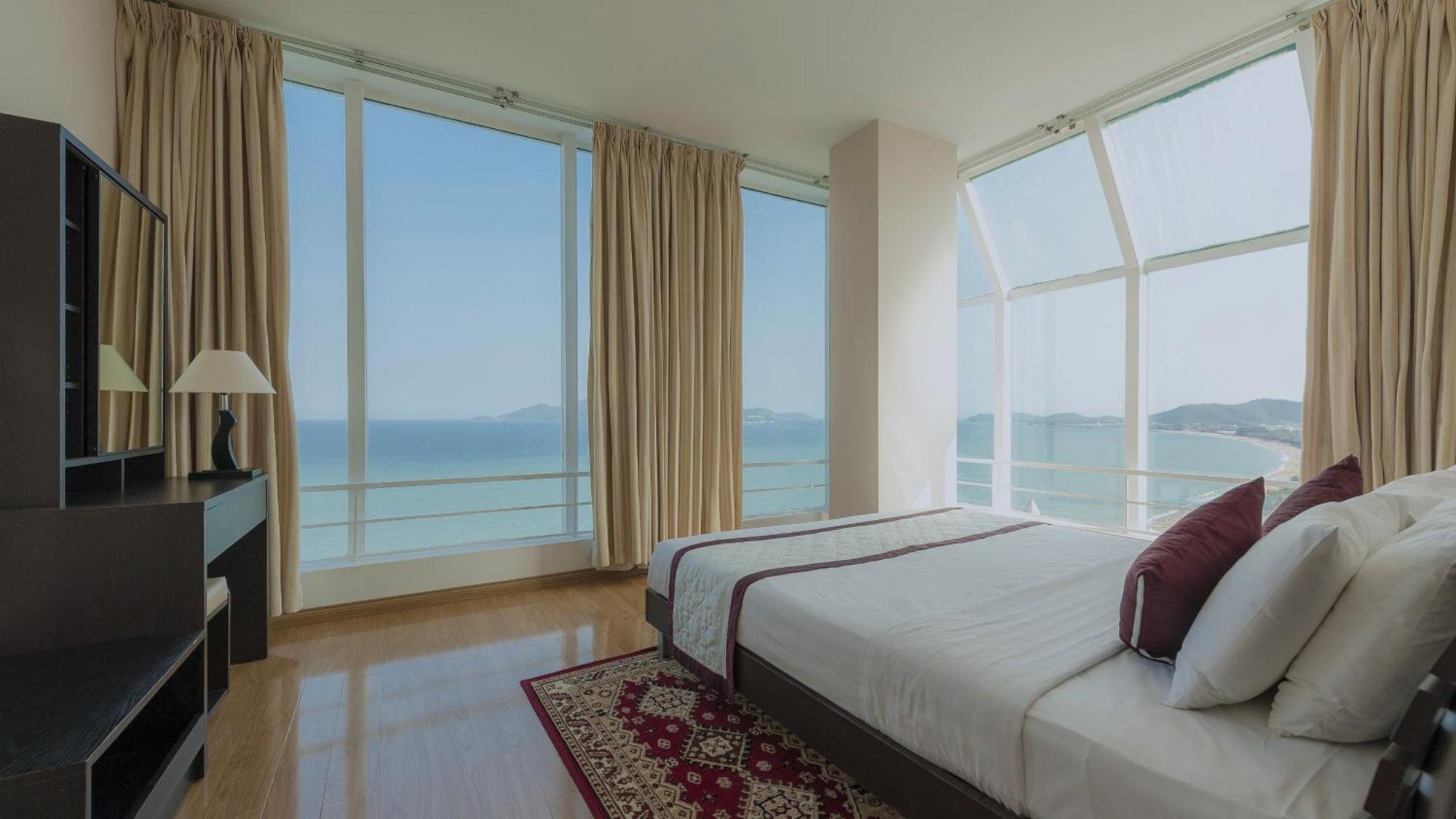 Nha Trang Lodge Hotel Отель 4*