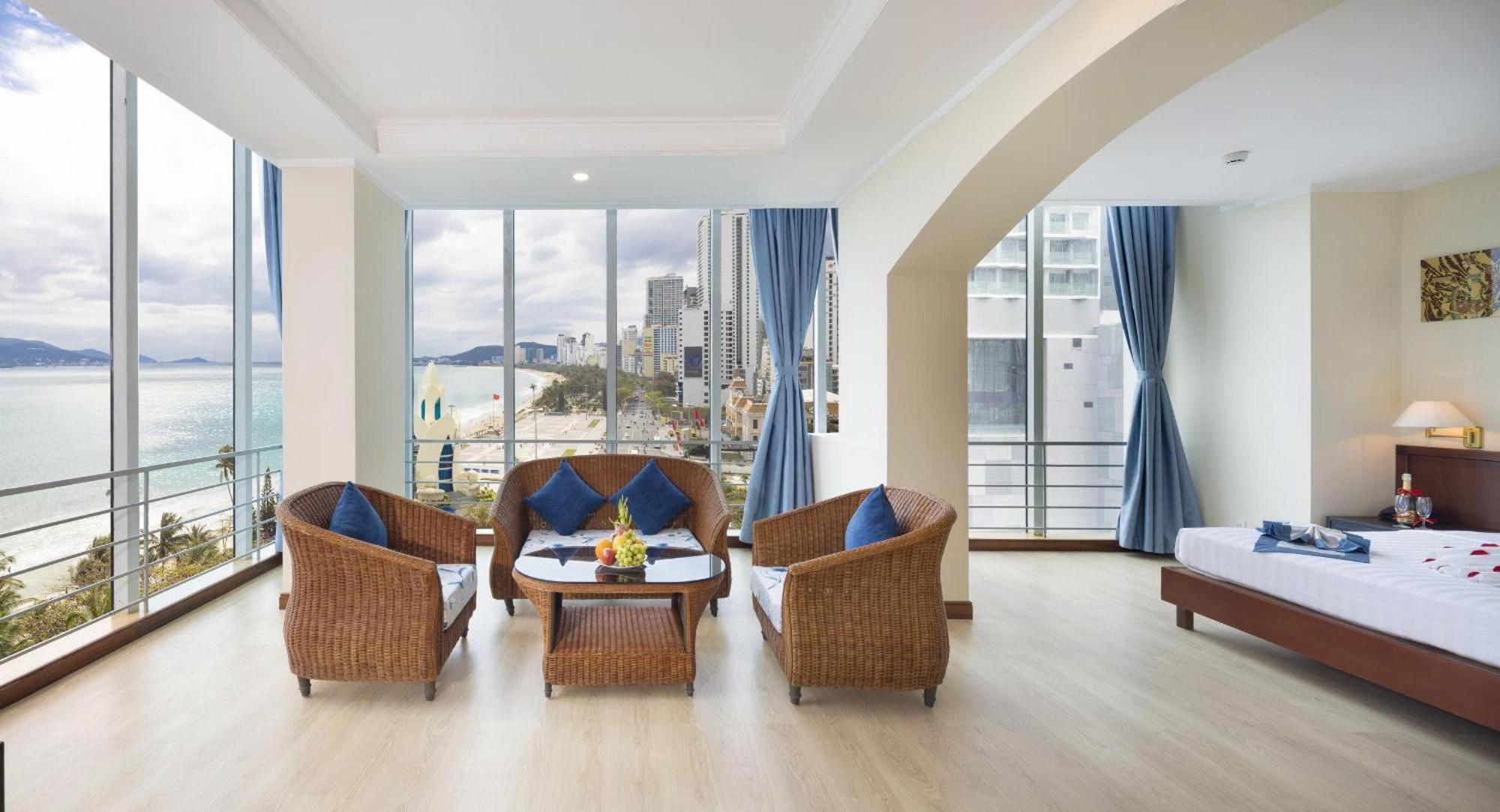 Nha Trang Lodge Hotel Отель 4*